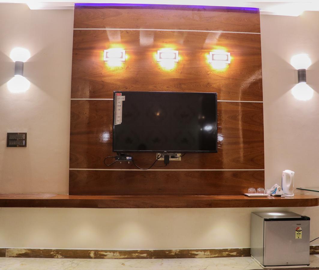 Hotel Rajahamsa Anantapur Bagian luar foto