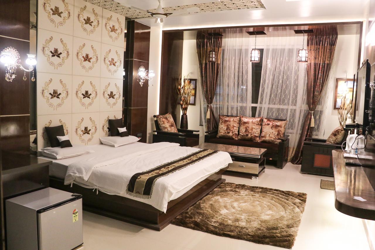Hotel Rajahamsa Anantapur Bagian luar foto