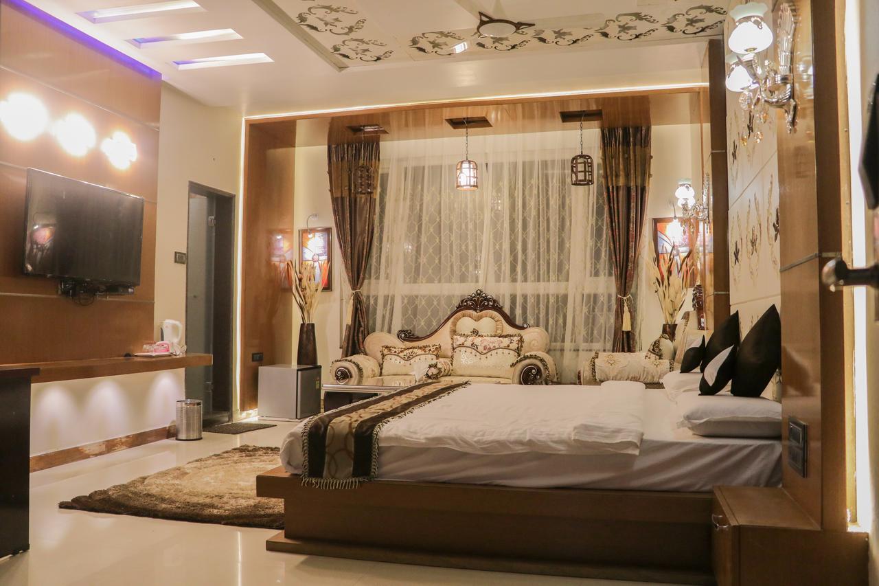 Hotel Rajahamsa Anantapur Bagian luar foto