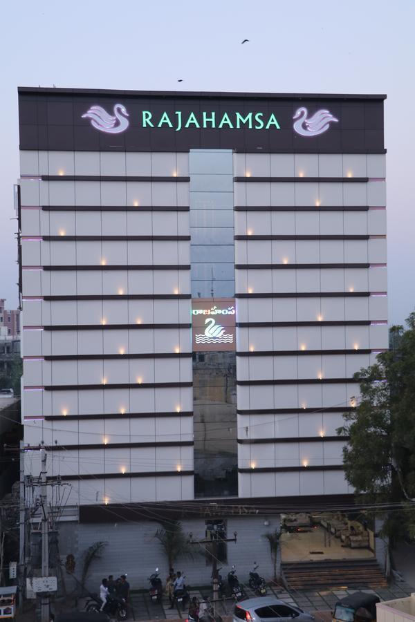 Hotel Rajahamsa Anantapur Bagian luar foto