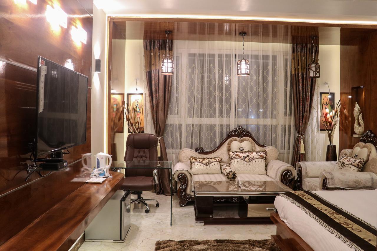 Hotel Rajahamsa Anantapur Bagian luar foto