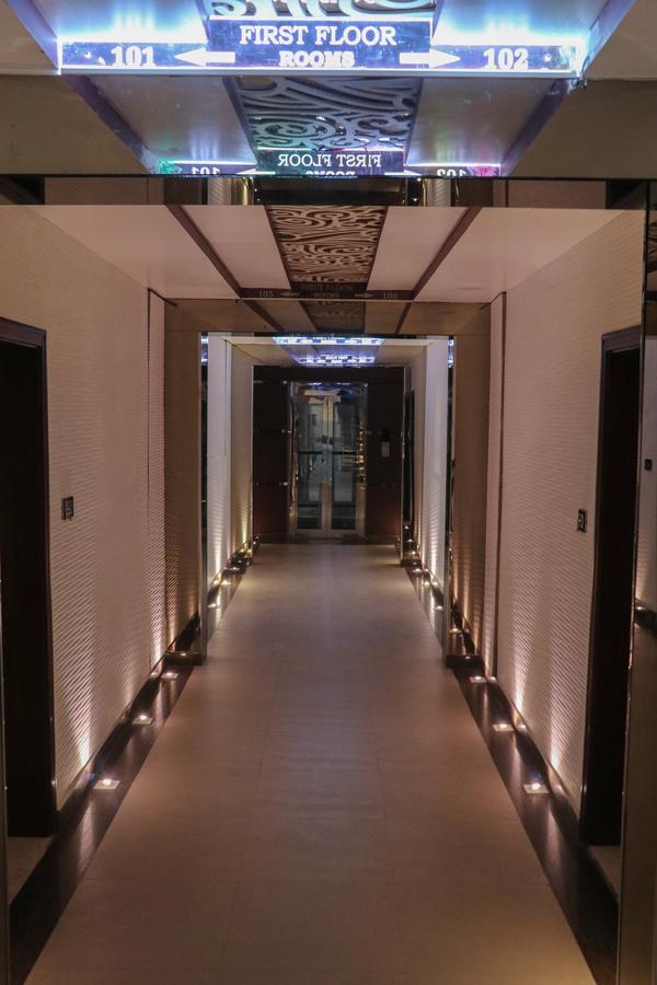 Hotel Rajahamsa Anantapur Bagian luar foto